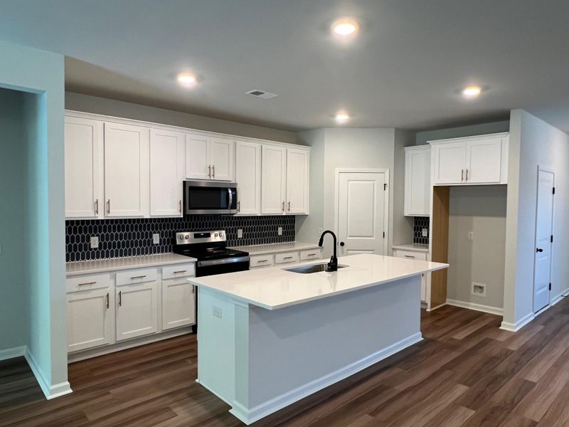 194 Cypress Plantation Rd, Moncks Corner, SC 29461