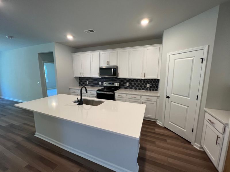 194 Cypress Plantation Rd, Moncks Corner, SC 29461