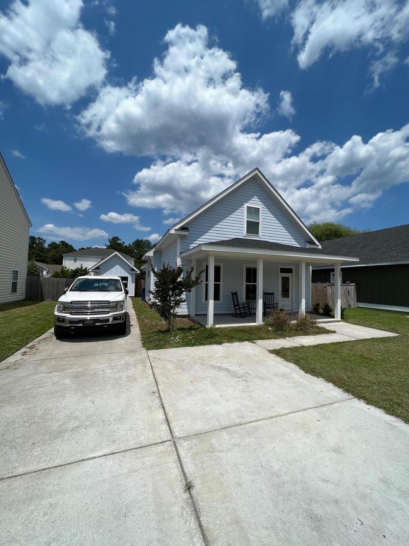 132 Brightwood Dr, Huger, SC 29450