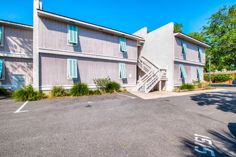 1507 Ben Sawyer Blvd, Mount Pleasant, SC 29464