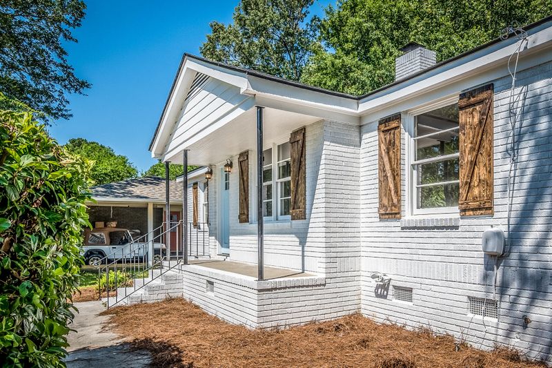 1250 Springhill Rd, Hanahan, SC 29410