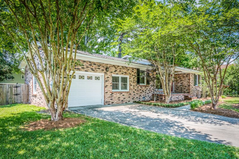 37 Heathwood Dr, Charleston, SC 29407