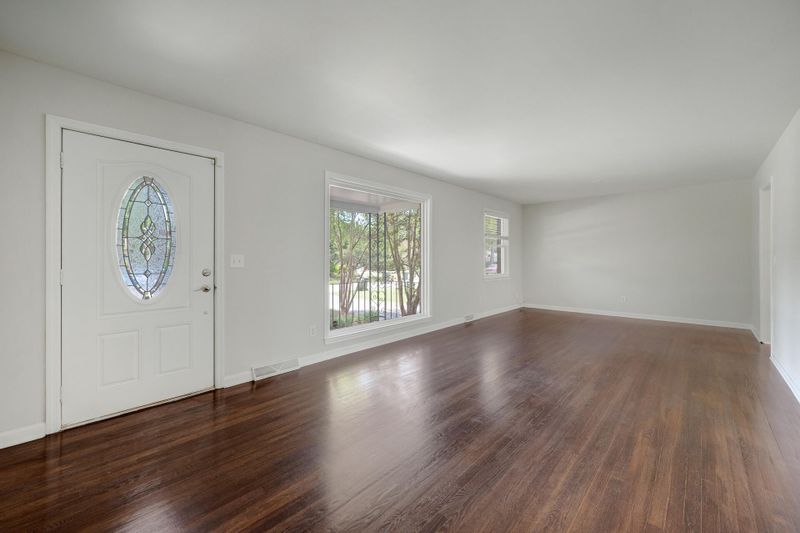 37 Heathwood Dr, Charleston, SC 29407