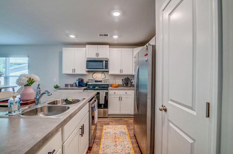 4670 Palm View Cir, North Charleston, SC 29418