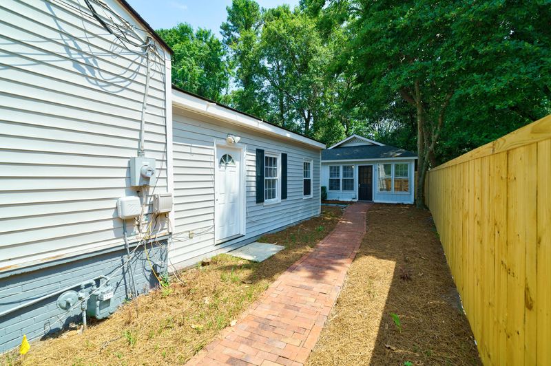 1183 Sherwood St, North Charleston, SC 29405