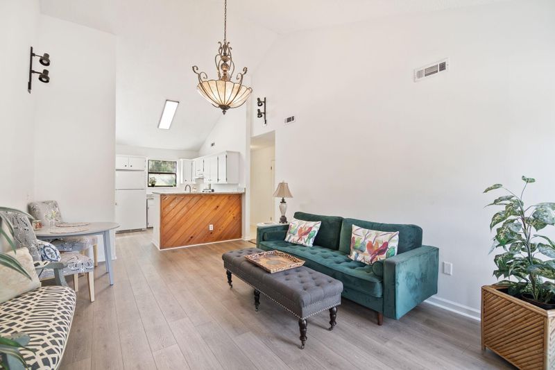 909 E Estates Blvd #B, Charleston, SC 29414