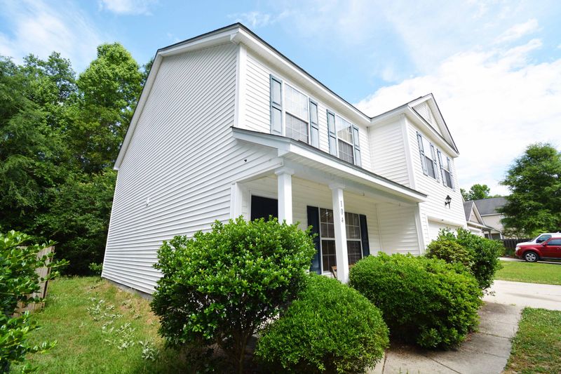 104 Malibu Rd, Summerville, SC 29483