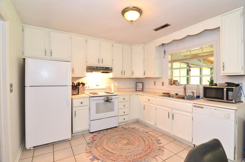 1437 Kentwood Cir, Charleston, SC 29412