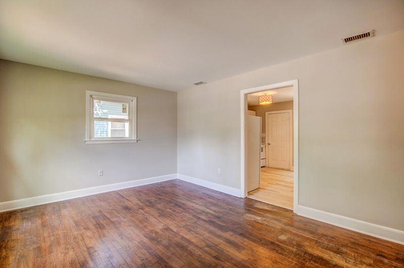 1522 Larry St, North Charleston, SC 29406