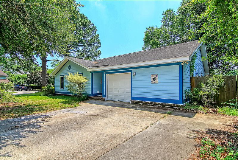29 Held Cir, Charleston, SC 29412