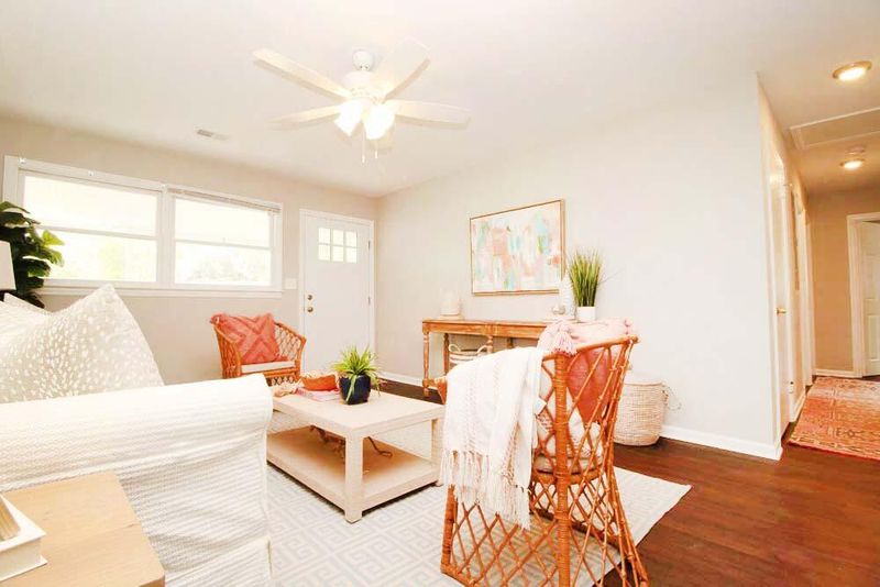 5918 Hagood Ave, Hanahan, SC 29410