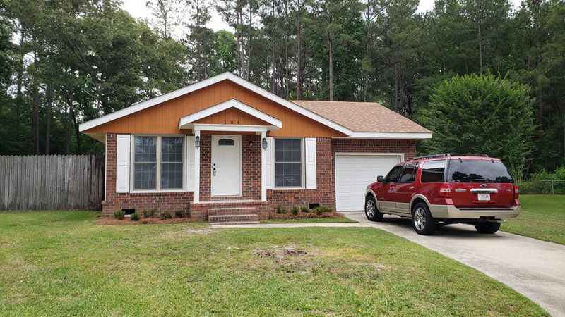 104 Bruce Ct, Summerville, SC 29486