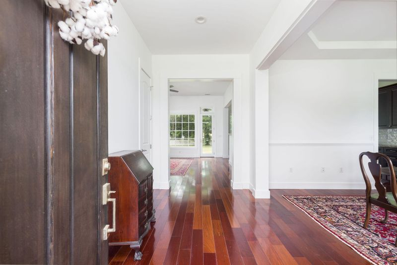 526 W Butternut Rd, Summerville, SC 29483