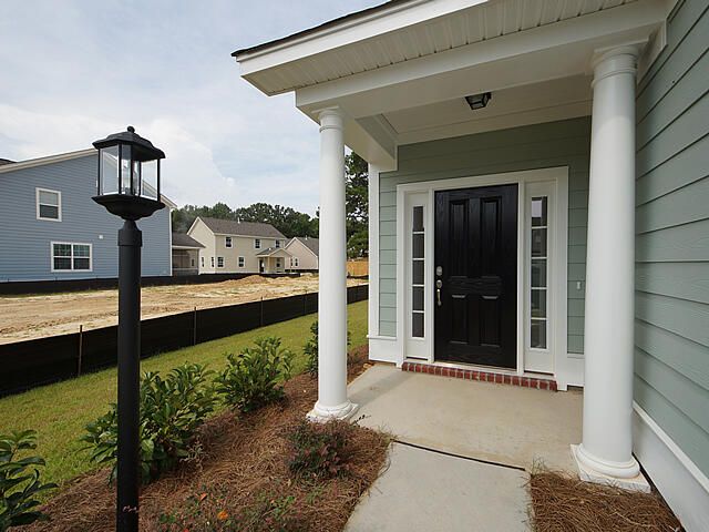 411 Kings Cross Ct, Moncks Corner, SC 29461