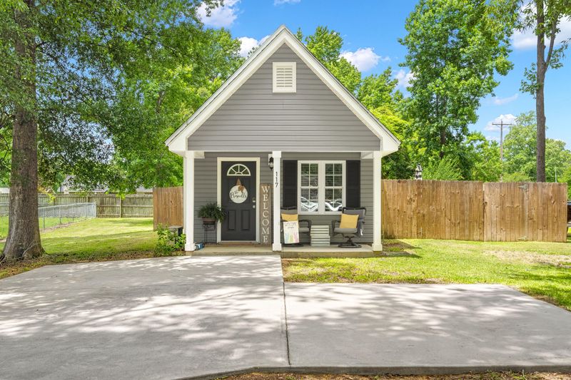 117 Gardenia Dr, Moncks Corner, SC 29461