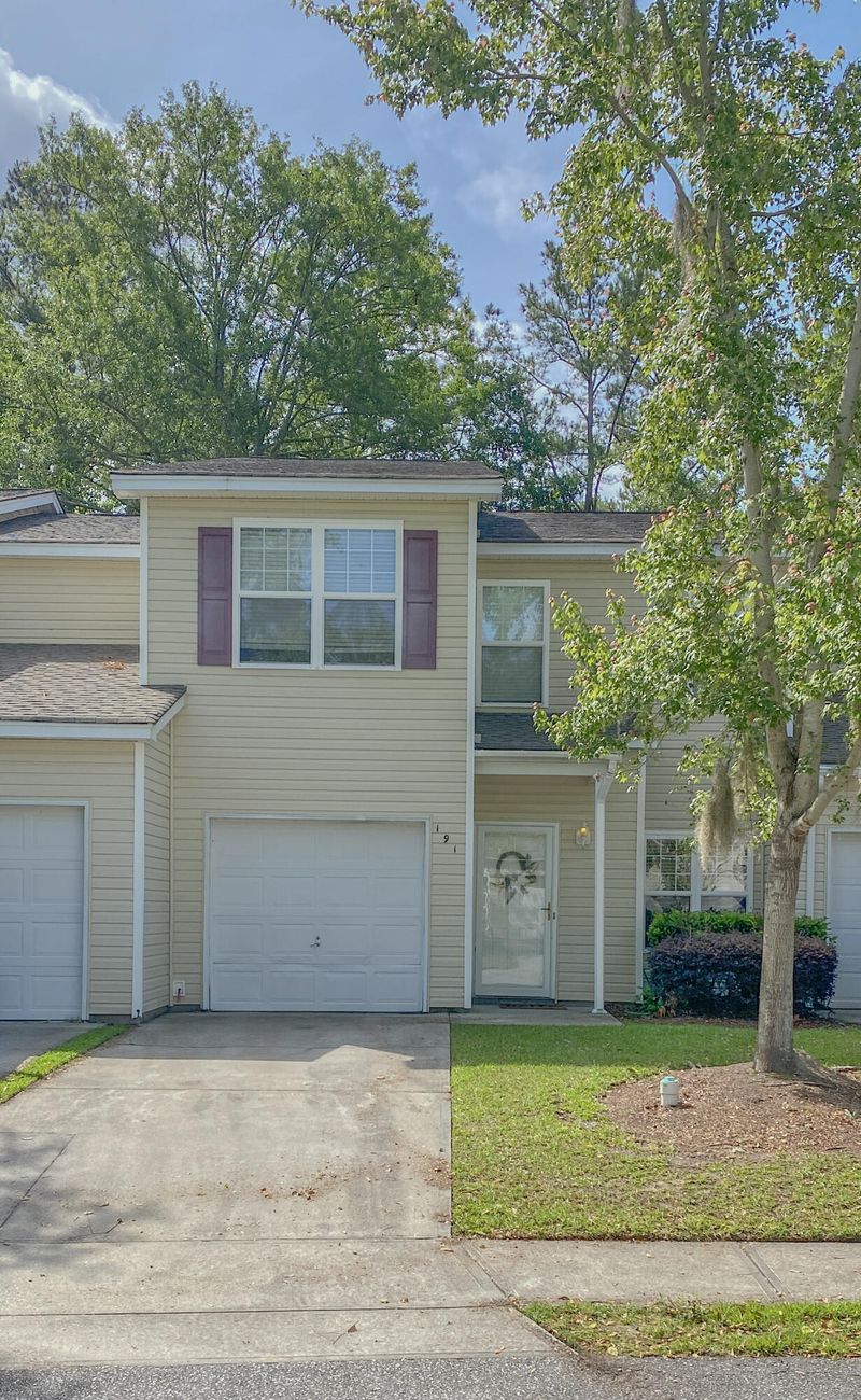 191 Grand Oaks Dr, Ladson, SC 29456