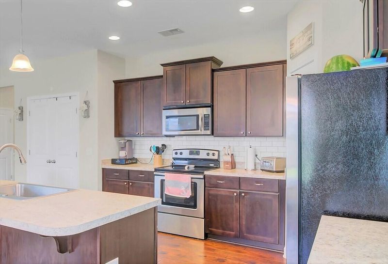 206 Weeping Cypress Dr, Moncks Corner, SC 29461