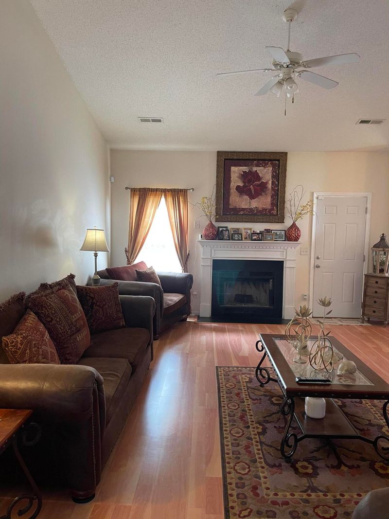 107 Causeyside Ct, Summerville, SC 29485