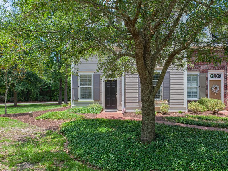 1801 Tennyson Row #16, Mount Pleasant, SC 29466