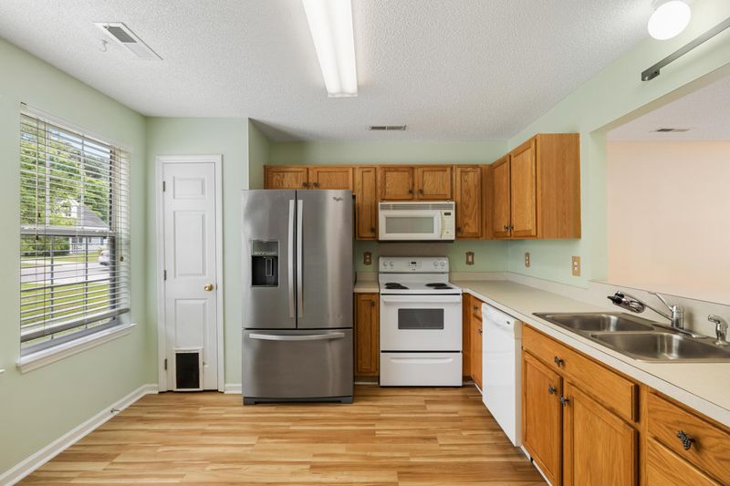 1069 Willowood Ave, Goose Creek, SC 29445