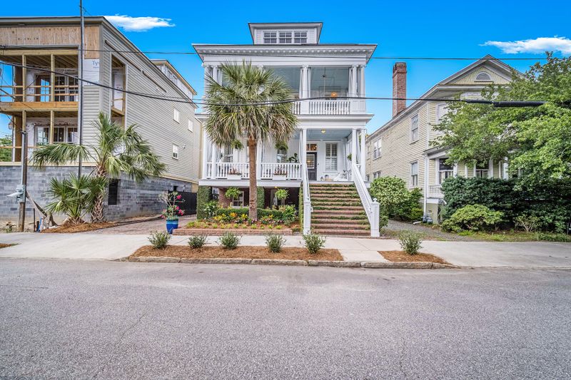 22 Bennett St, Charleston, SC 29401