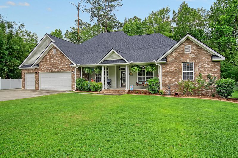 1612 Buckingham Dr, Moncks Corner, SC 29461