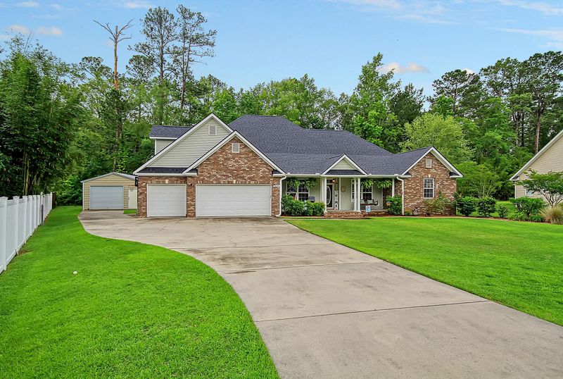 1612 Buckingham Dr, Moncks Corner, SC 29461
