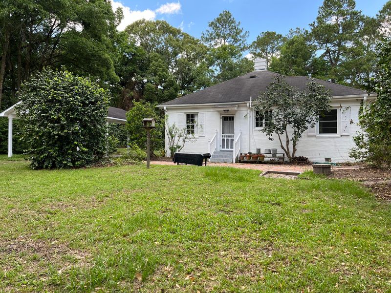 202 E Carolina Ave, Summerville, SC 29483