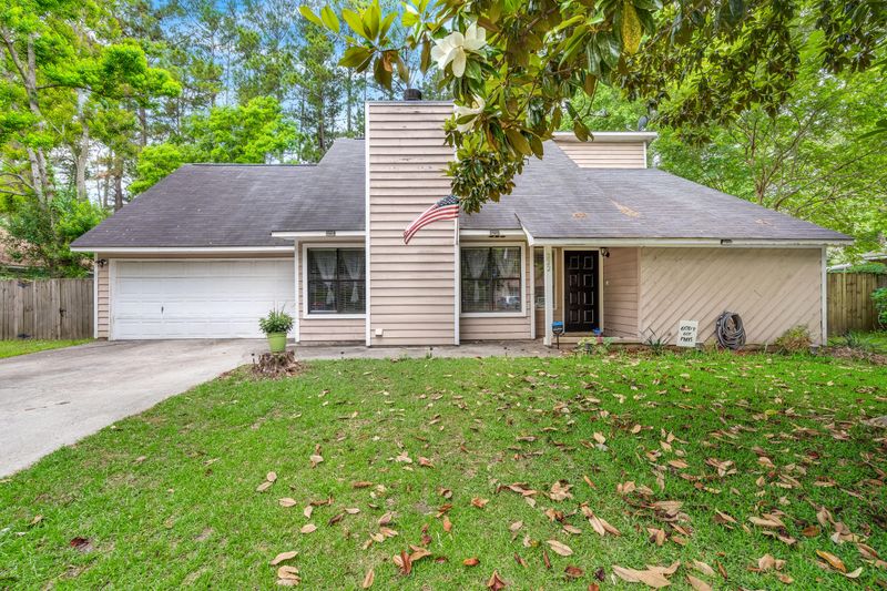 222 Woodward Blvd, Summerville, SC 29483
