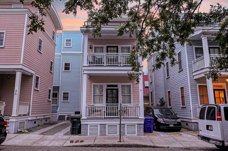 24 Felix St, Charleston, SC 29403