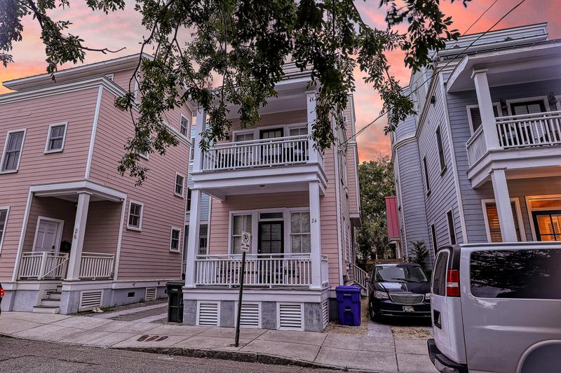 24 Felix St, Charleston, SC 29403