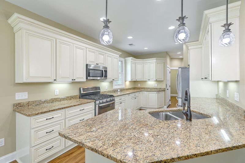 6449 Farm House Rd, Ravenel, SC 29470