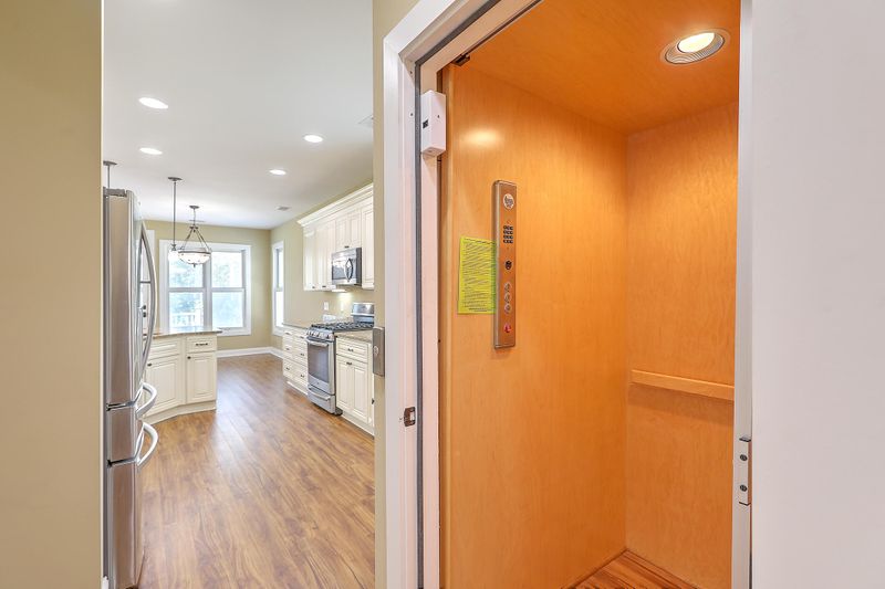 6449 Farm House Rd, Ravenel, SC 29470