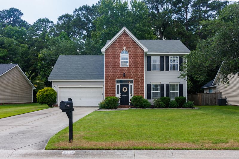 102 Remington Dr, North Charleston, SC 29418
