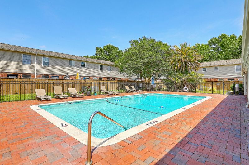 415 Parkdale Dr #10-F, Charleston, SC 29414
