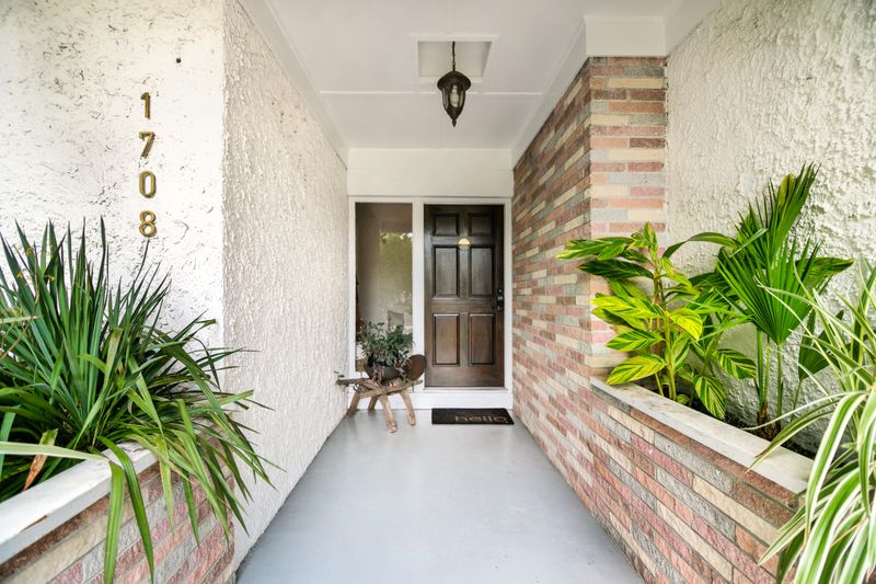 1708 Wambaw Ave, Charleston, SC 29412