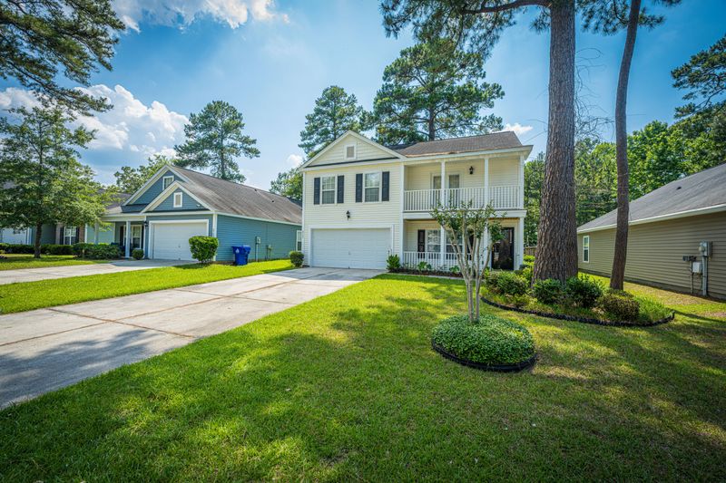 8753 Red Oak Dr, North Charleston, SC 29406