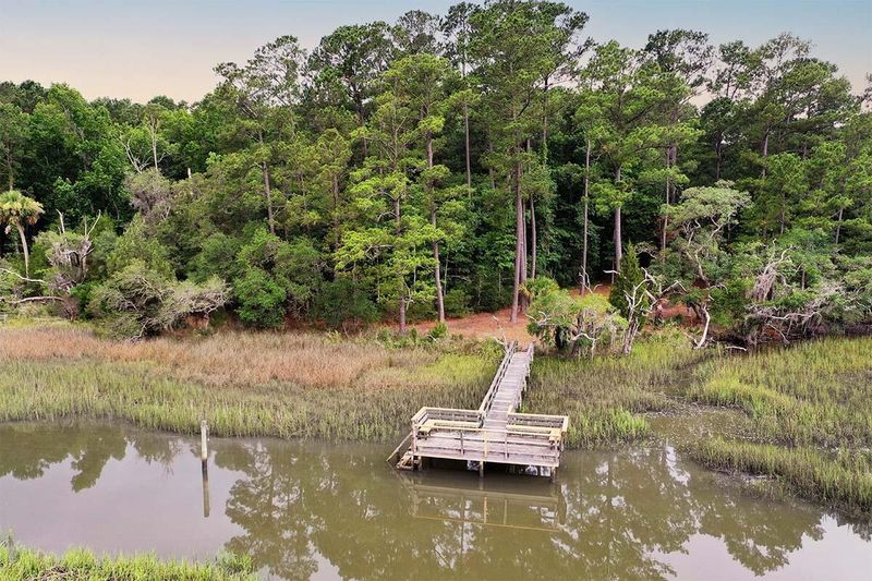 1940 Longcreek Rd, Wadmalaw Island, SC 29487