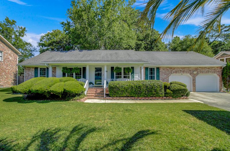 8 Sabina Ct, Hanahan, SC 29410