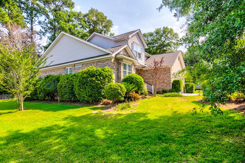 8601 Fox Hollow Rd, North Charleston, SC 29420