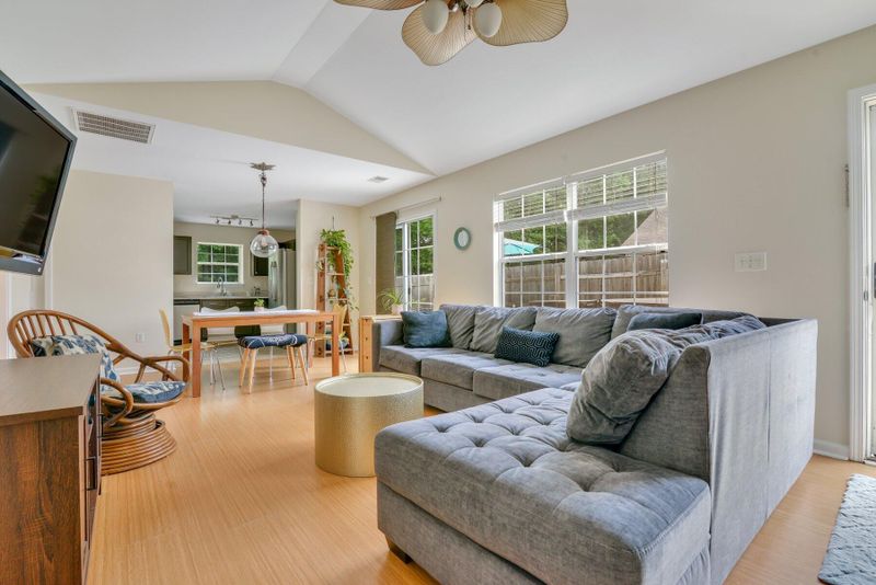 1149 Peninsula Cove Dr, Charleston, SC 29492