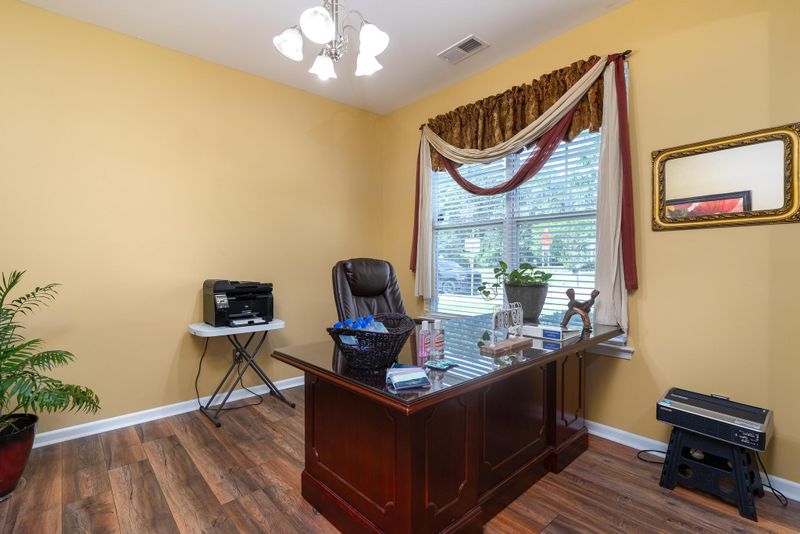 103 Hyrne Dr, Goose Creek, SC 29445