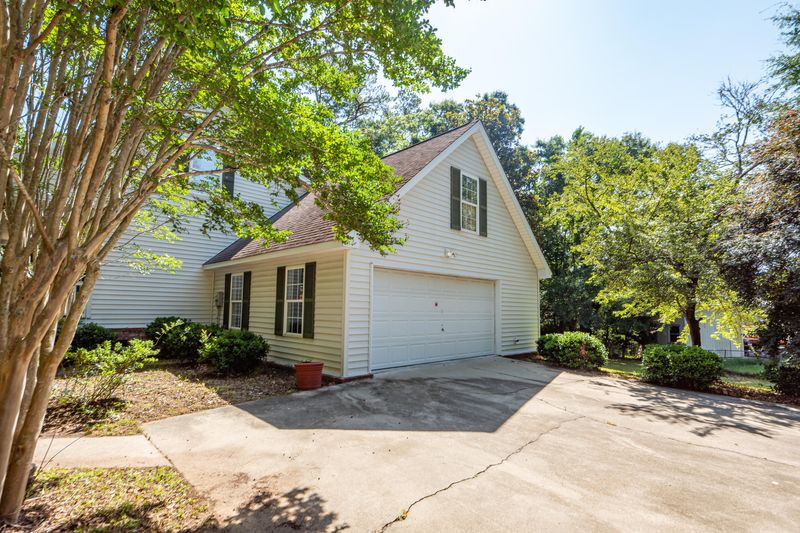 22 Legare Ln, Summerville, SC 29483