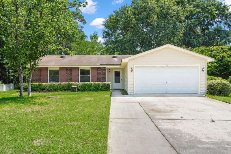 109 Trestlewood Dr, Summerville, SC 29483