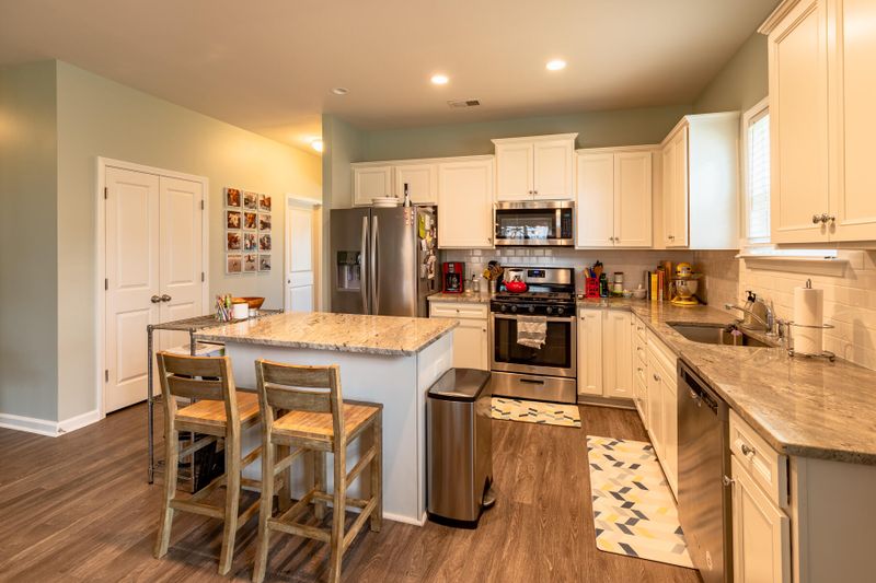 1913 Zonny Moss Dr, Johns Island, SC 29455