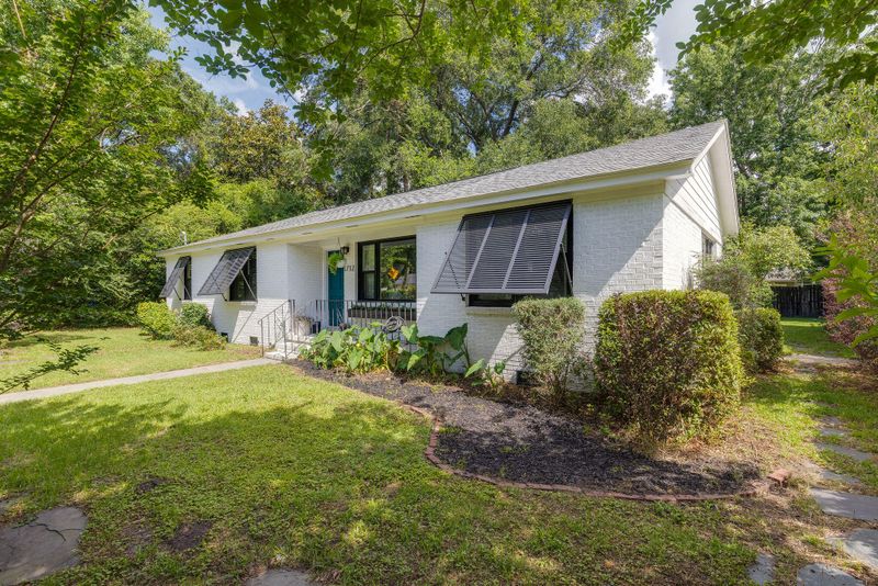 1712 Wappoo Dr, Charleston, SC 29407