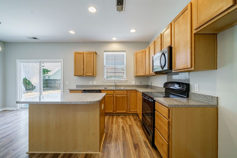 213 Palmetto Village Cir, Moncks Corner, SC 29461