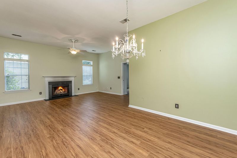 529 Pritchards Point Dr, Mount Pleasant, SC 29464