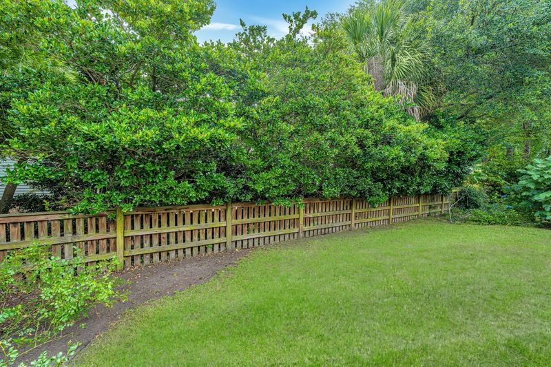 529 Pritchards Point Dr, Mount Pleasant, SC 29464