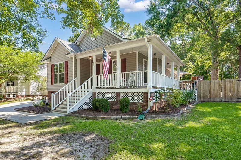 223 Hanahan Plantation Cir, Hanahan, SC 29410